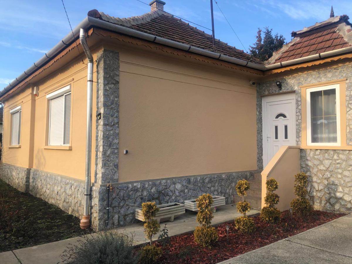 Toerpi Apartman Halmaj Exteriör bild