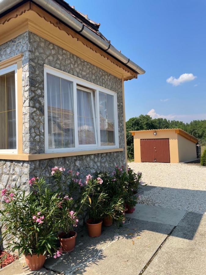 Toerpi Apartman Halmaj Exteriör bild