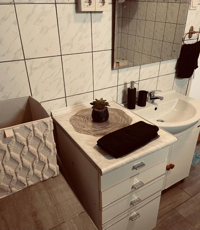 Toerpi Apartman Halmaj Exteriör bild